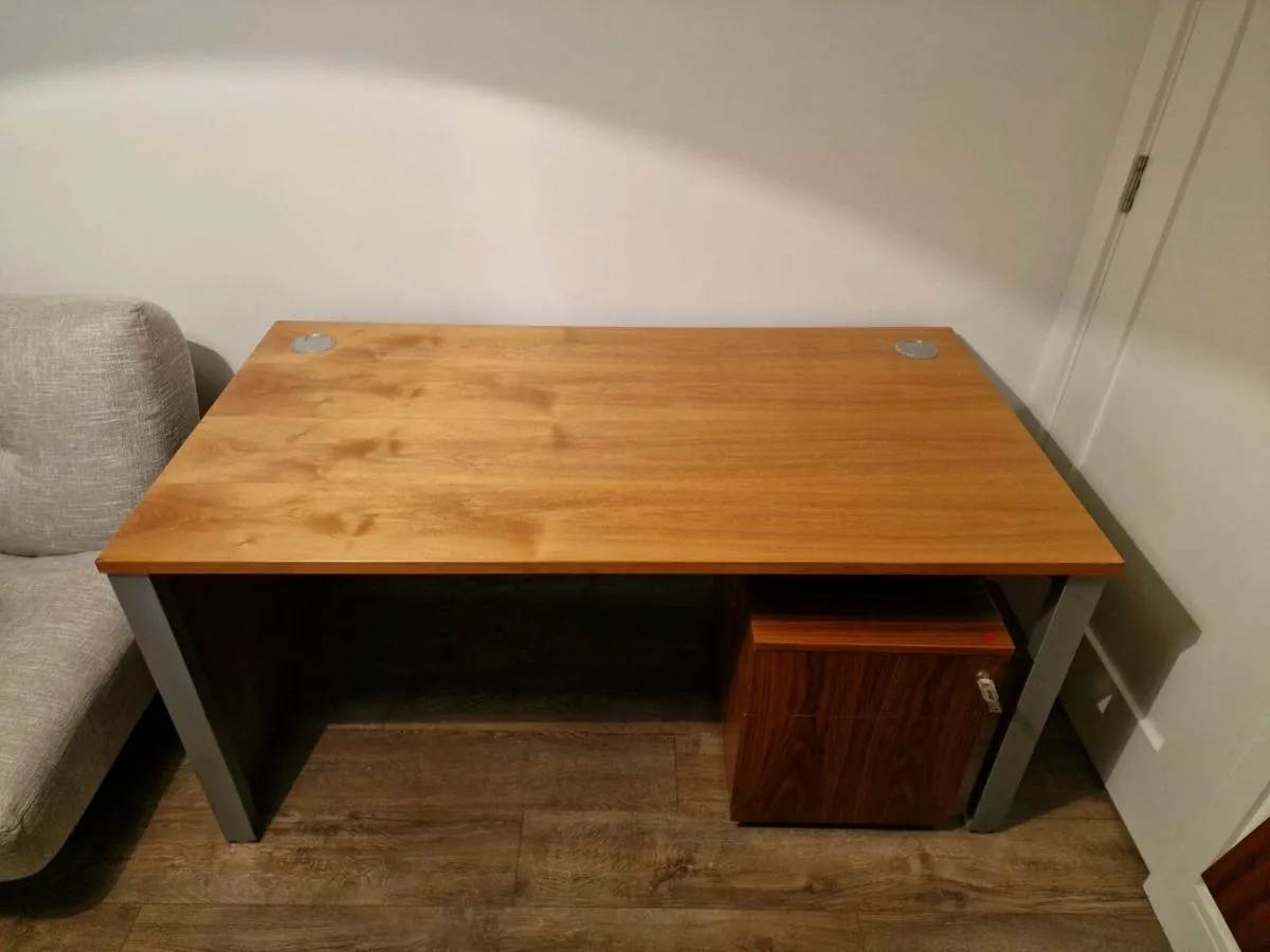 Office Desk - Image 1