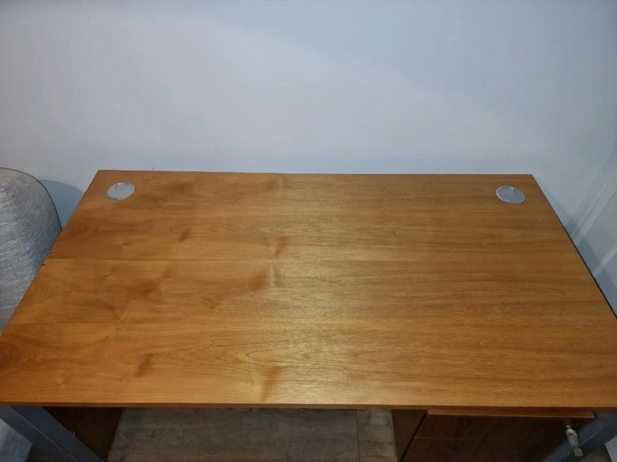 Office Desk - Image 3