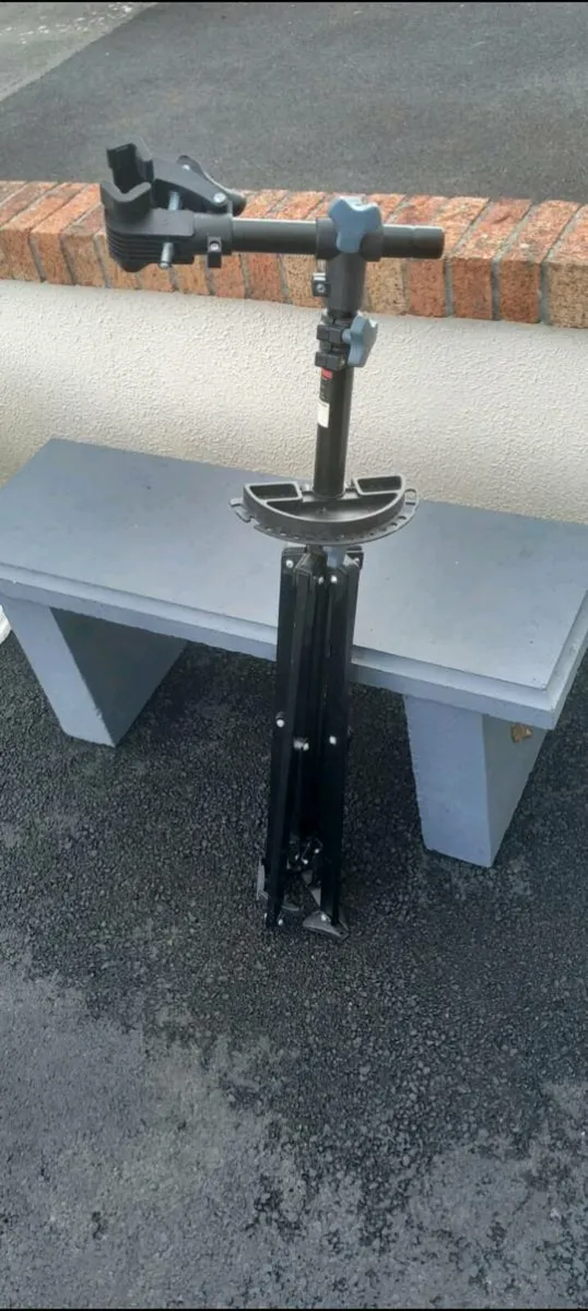 Bicycle repair stand - Image 3
