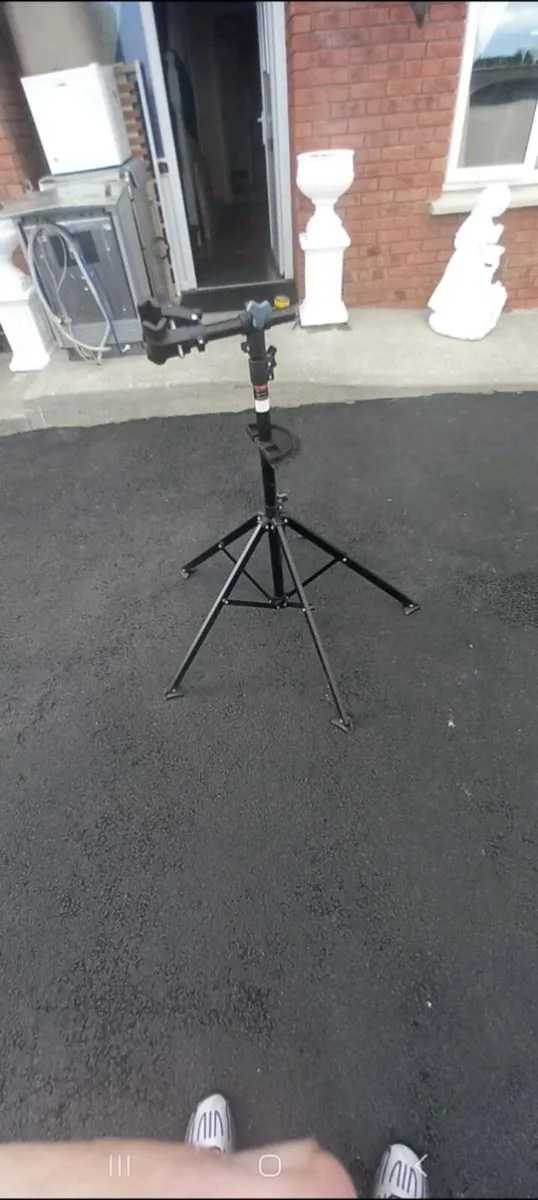 Bicycle repair stand - Image 4
