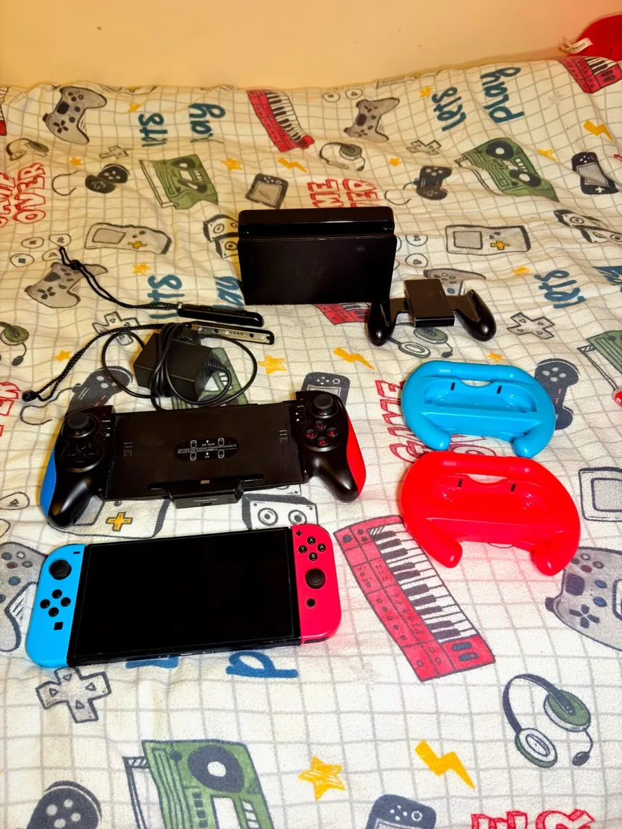 Nintendo Switch OLED - Image 3
