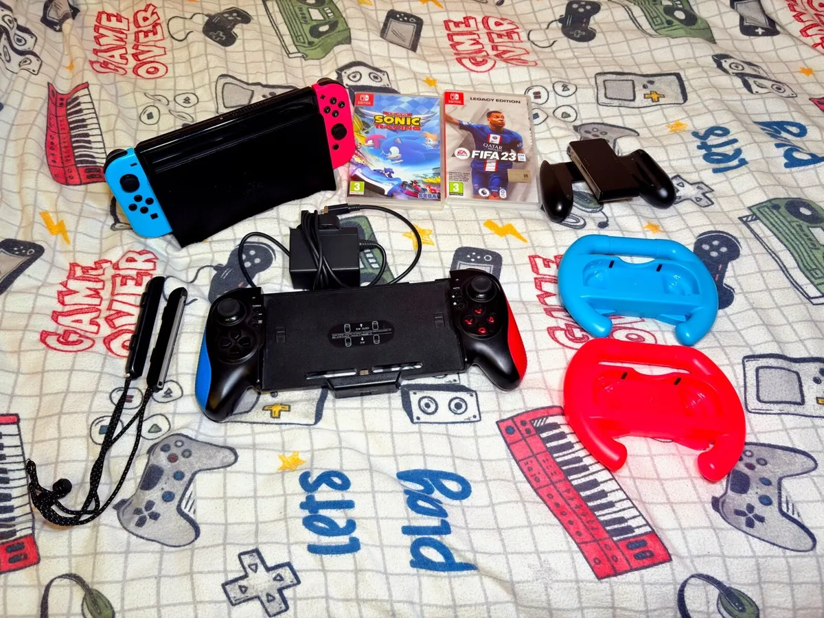 Nintendo Switch OLED - Image 4