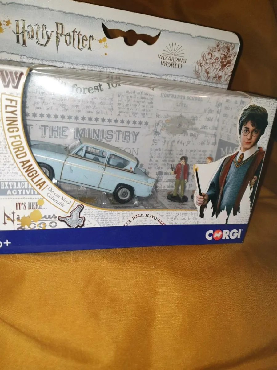 CORGI FORD ANGLIA HARRY POTTER. DIE.CAST - Image 1