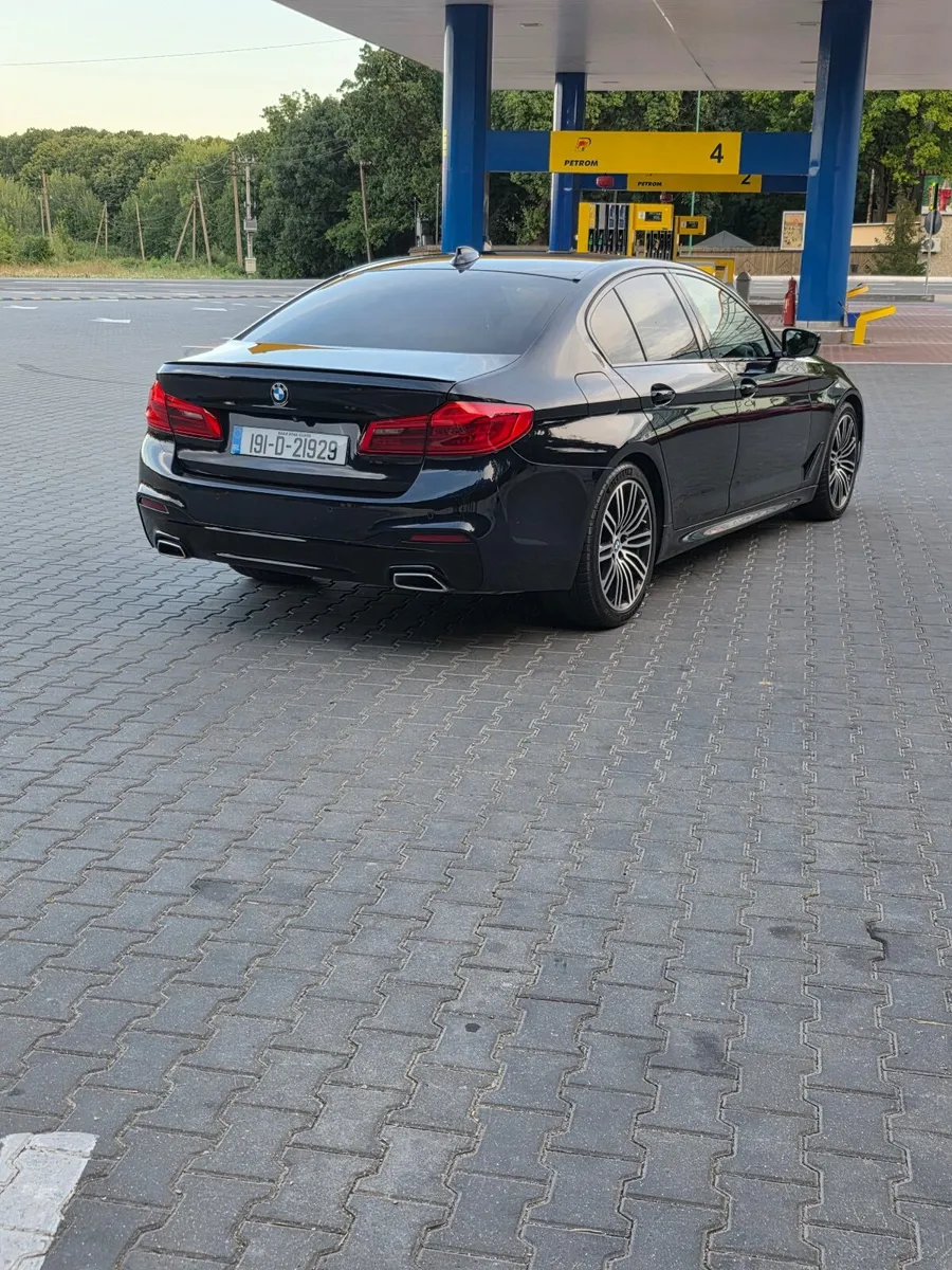 BMW 5-Series 2019 - Image 1
