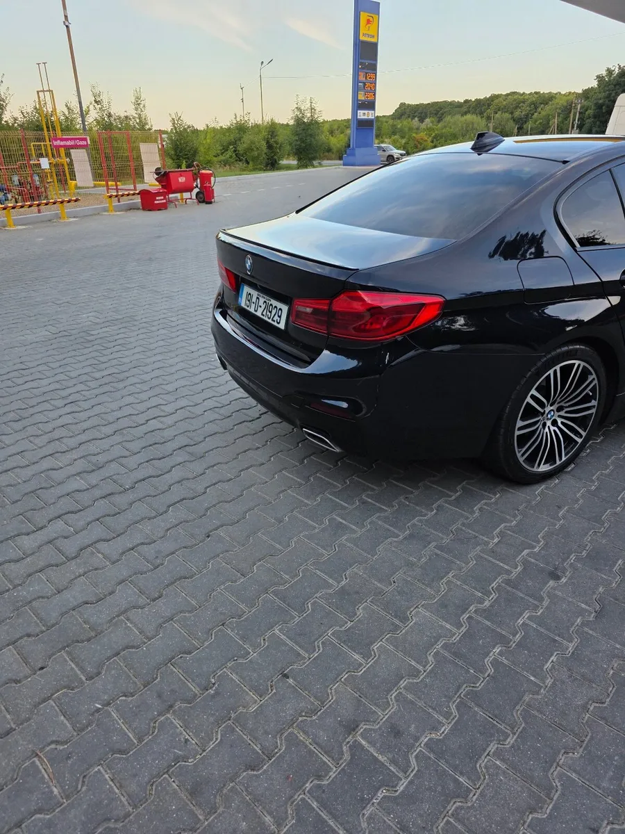 BMW 5-Series 2019 - Image 3