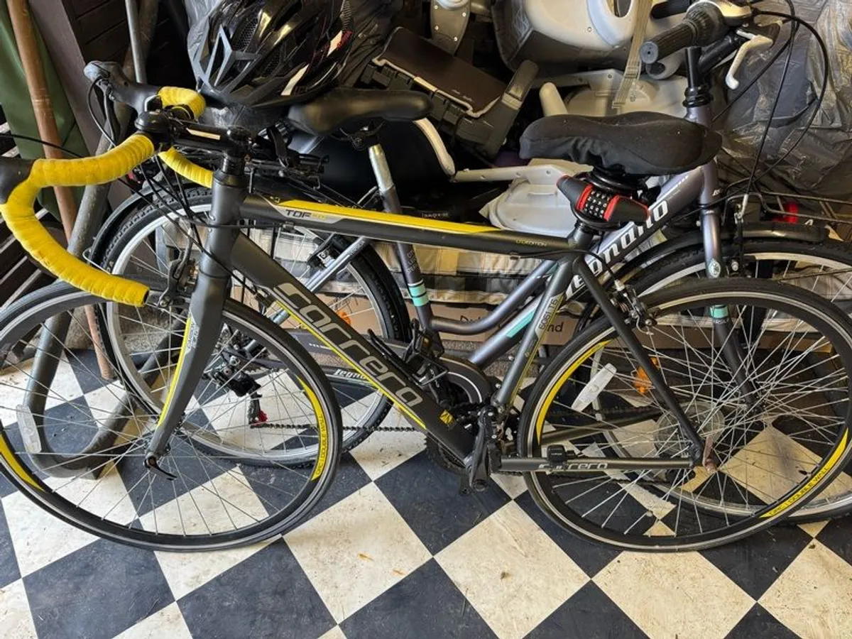 Carrera Road Bike and accessories - Image 2