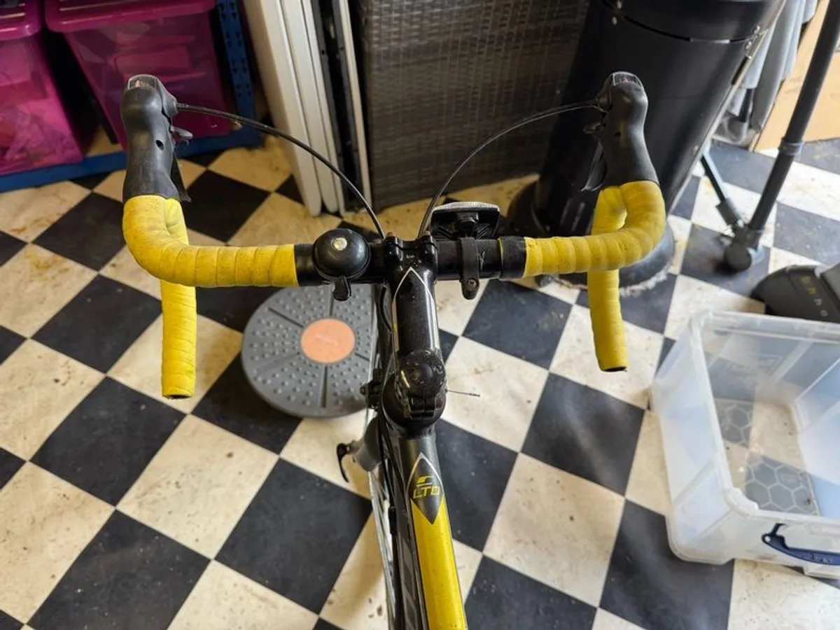 Carrera Road Bike and accessories - Image 4