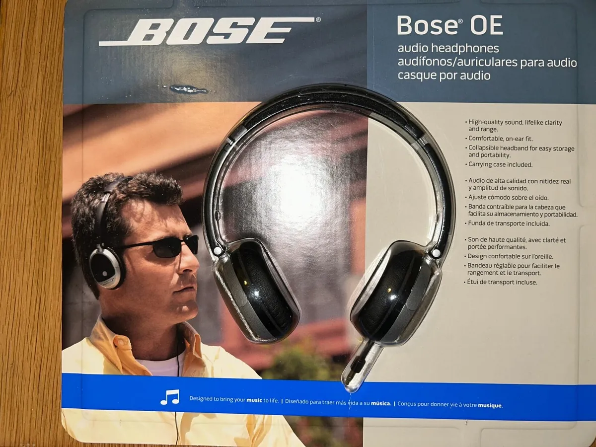 BOSE OE headphones in packaging - Image 1
