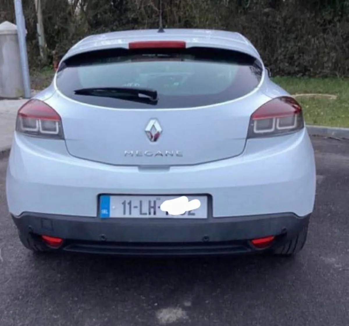 Renault Megane 2011 *White* * Dynamic* - Image 2