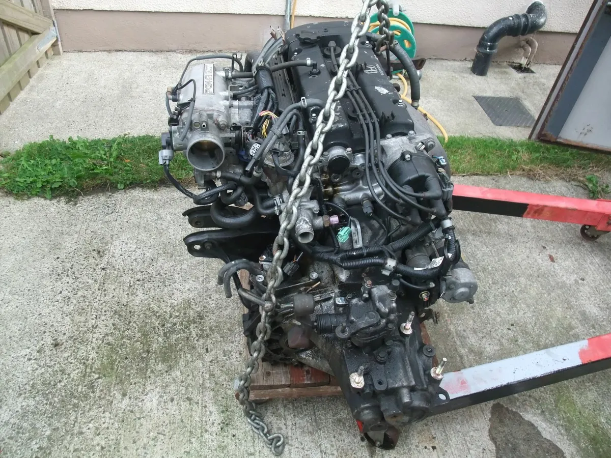 Honda Prelude engine - Image 2