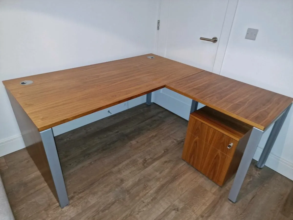 Corner Office Desk - Image 1