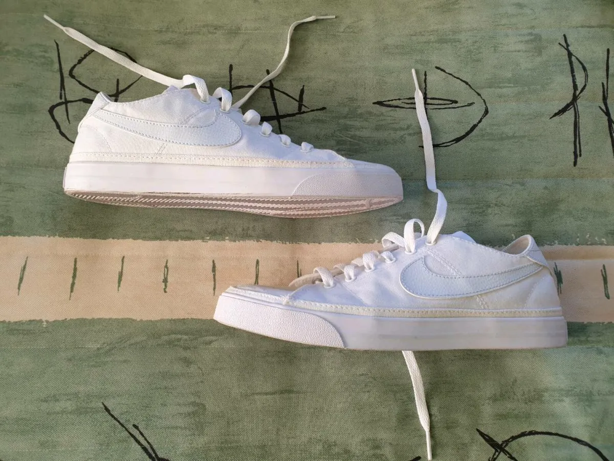 NikeCourt Legacy Canvas Womens Shoes 7.5UK - Image 1