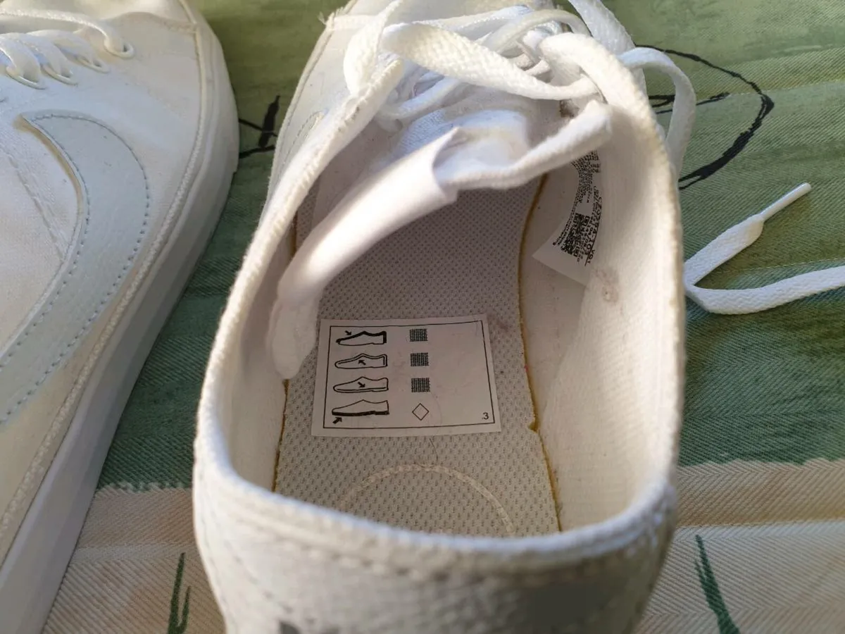 NikeCourt Legacy Canvas Womens Shoes 7.5UK - Image 3