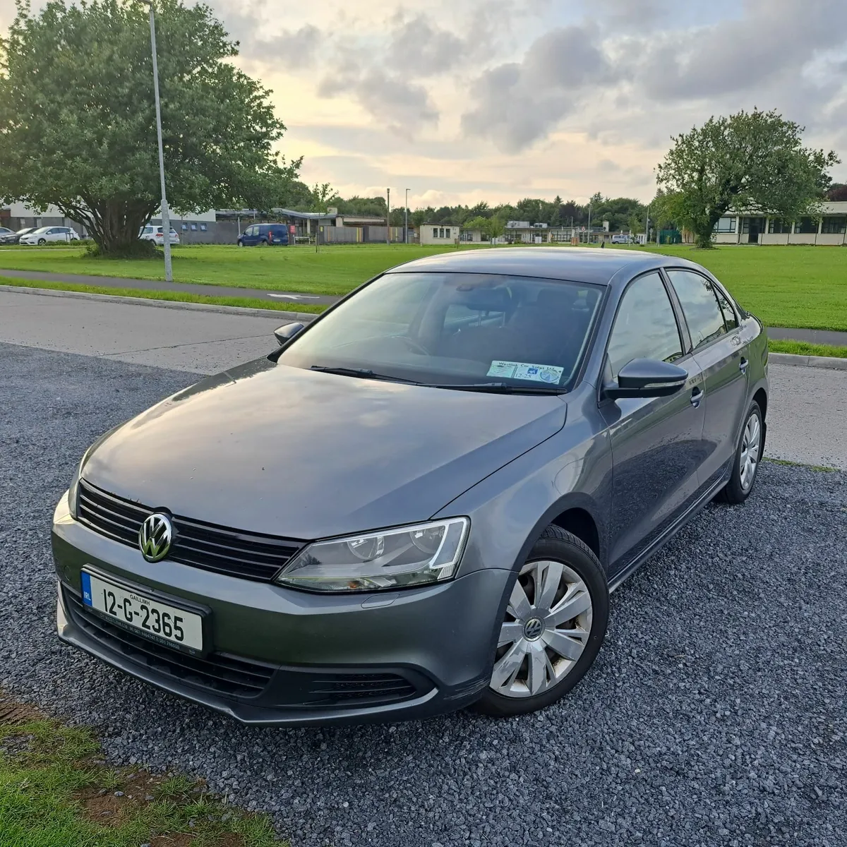Volkswagen Jetta 2012 - Image 2