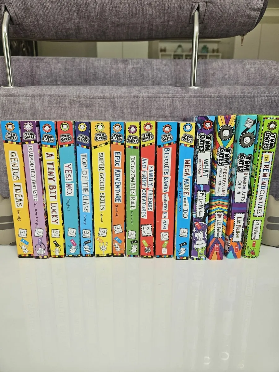 Tom Gates Set of 15 Books - Image 1