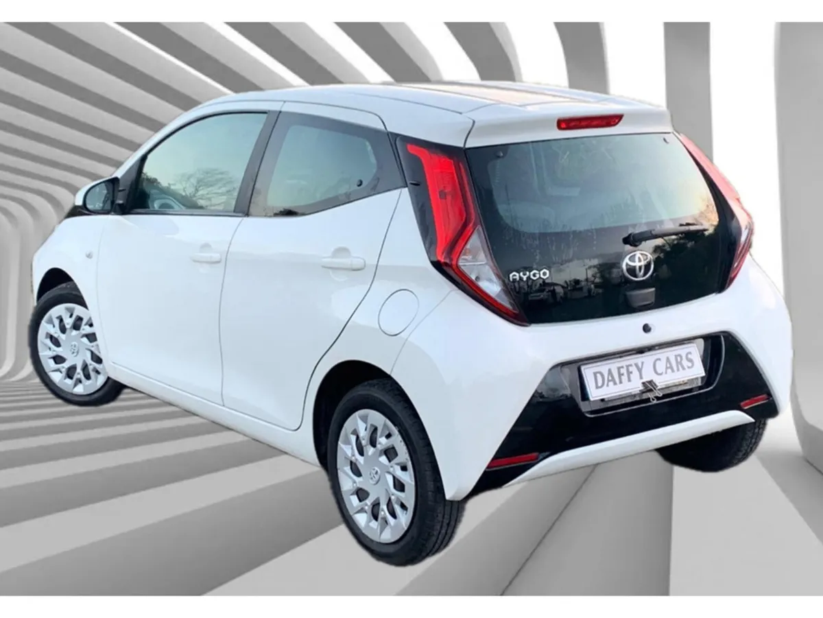 Toyota Aygo 1.0 VVT-I X-PLAY 71BHP 5DR - Image 3