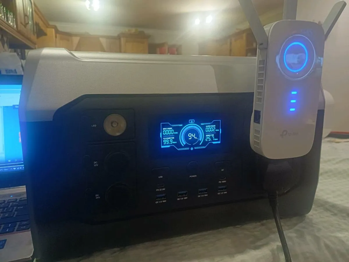 Power station, 1028wh with 420watt solar panel - Image 1