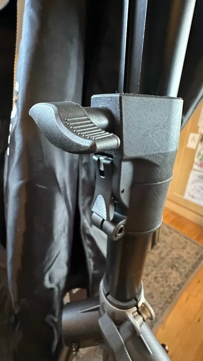 2 Speaker stands with carry bag Millenium BS-2222 - Image 3