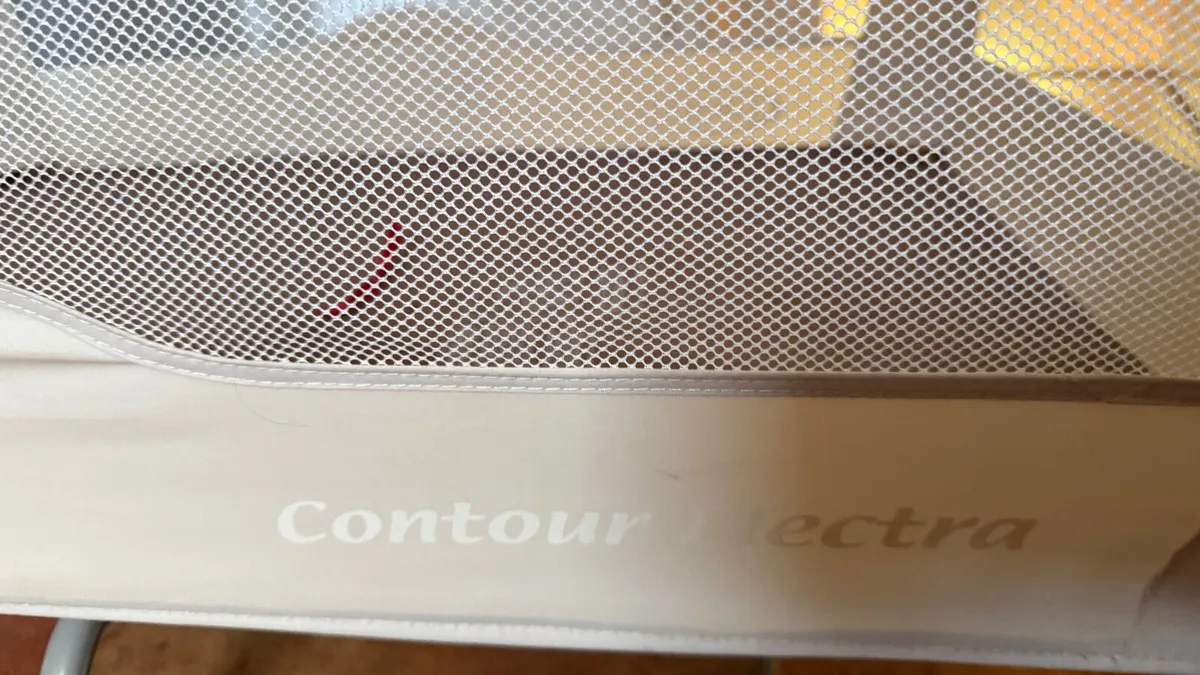 Graco Contour Electra travel cot and playpen - Image 2