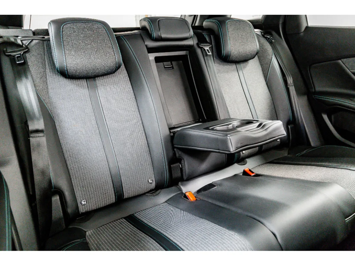 Peugeot 3008 Allure 1.5 Diesel 130HP - Image 4
