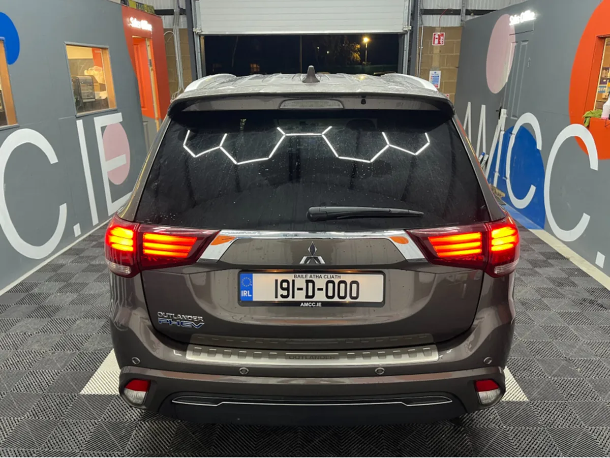 Mitsubishi Outlander €22950! 2019 MITSUBISHI OUTLA - Image 3