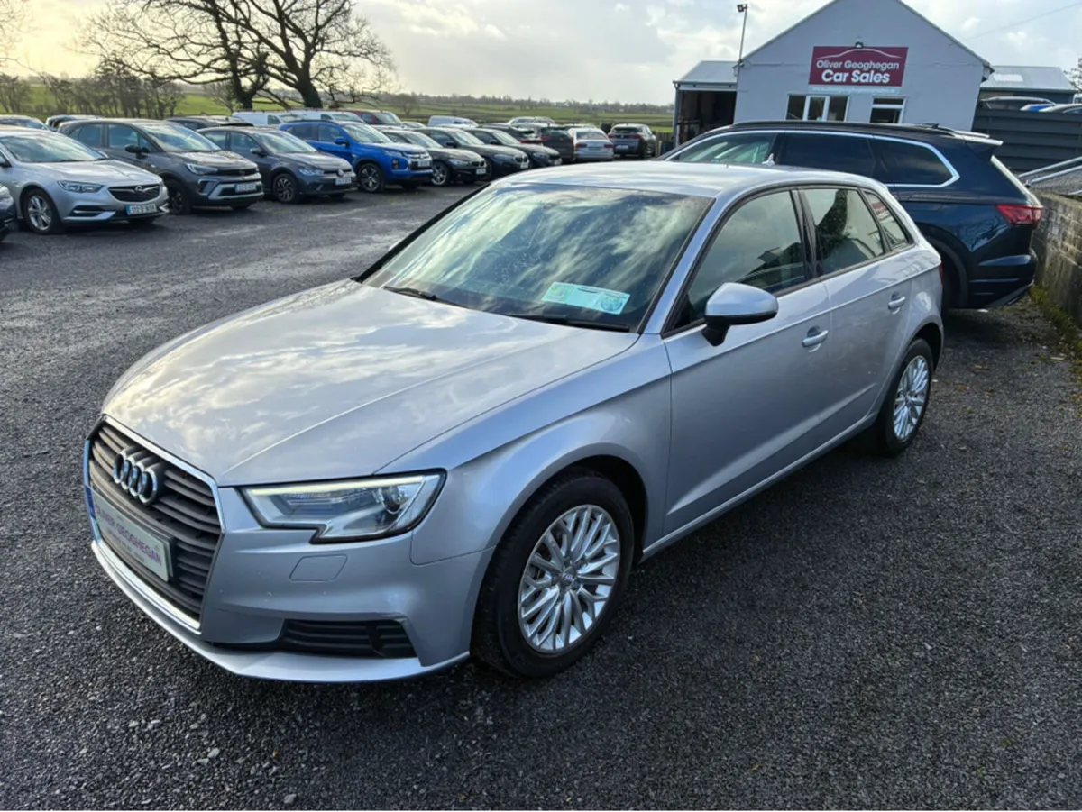 Audi A3 1.6 TDI SE TECHNIK SPORTBACK - Image 4