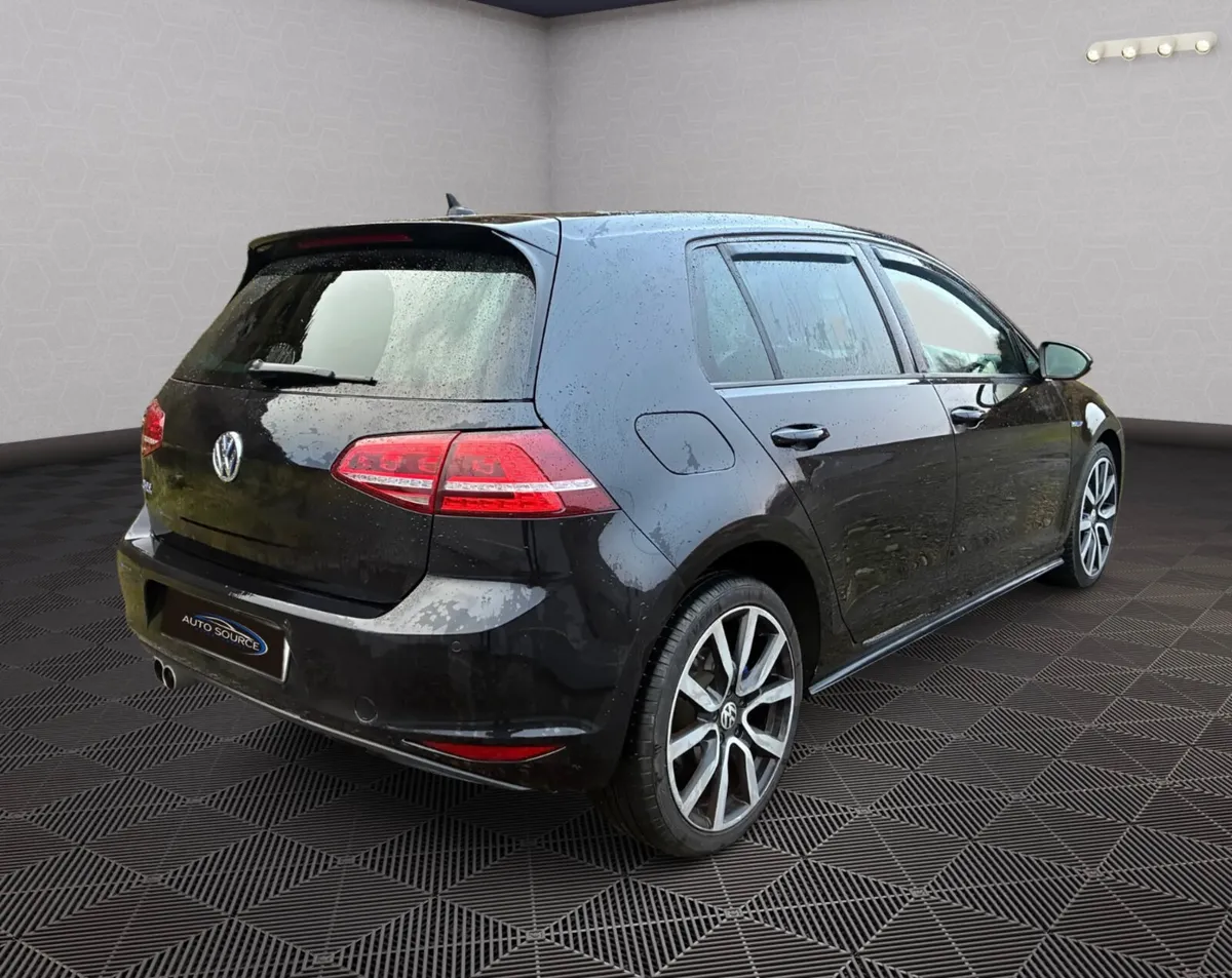 Volkswagen Golf GTE *NCT 11-26* - Image 4