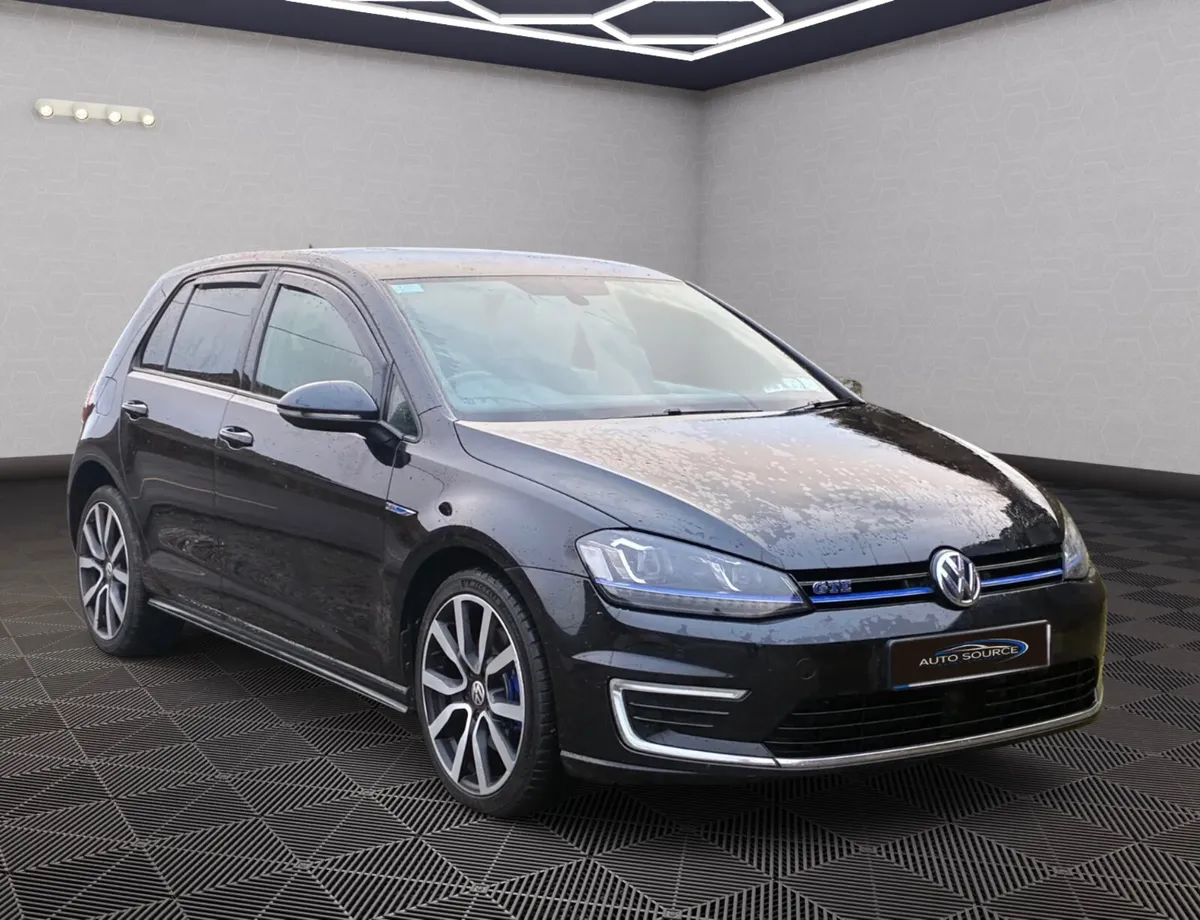 Volkswagen Golf GTE *NCT 11-26* - Image 3