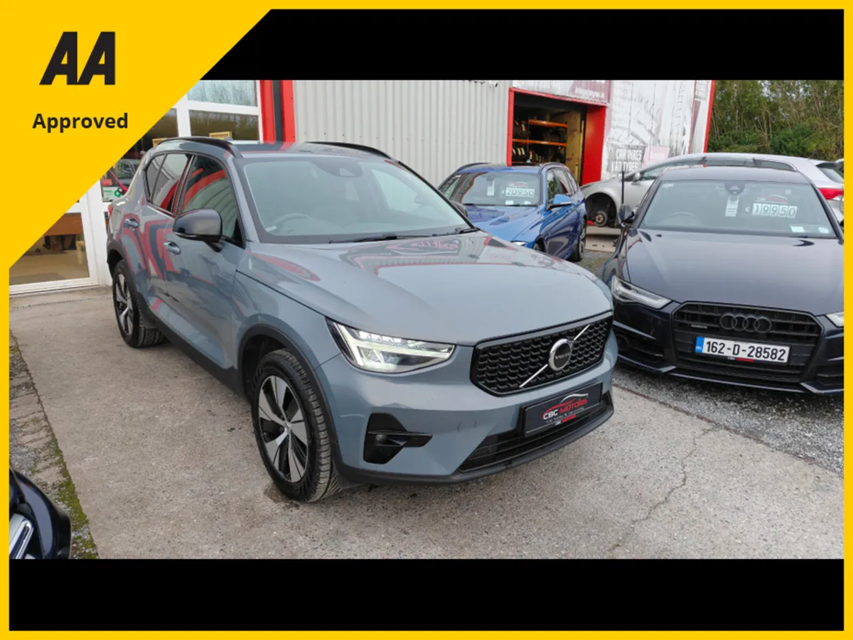 Volvo XC40 2022 XC40 Petrol Plug In Hybird Plus Da - Image 1