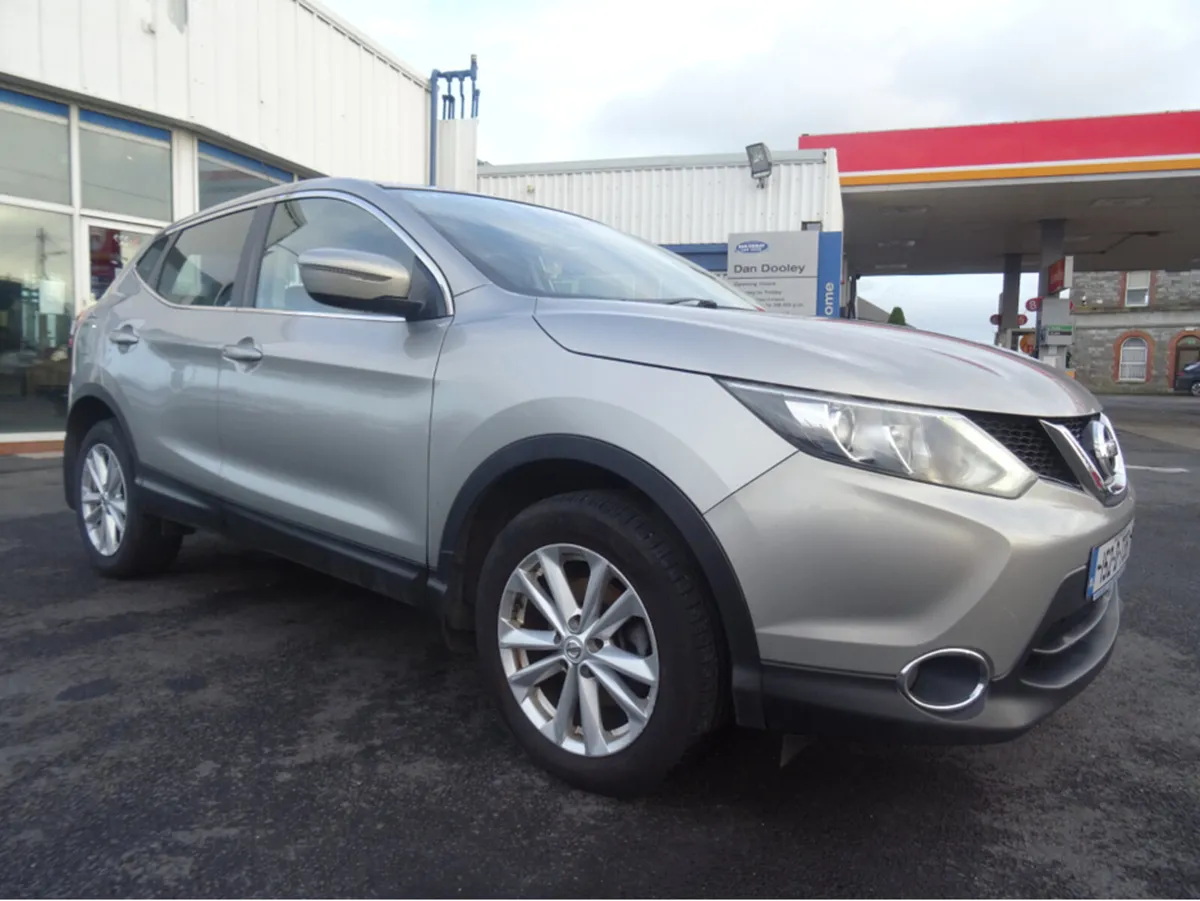 Nissan Qashqai 1.5 SV E6 4DR - Image 1