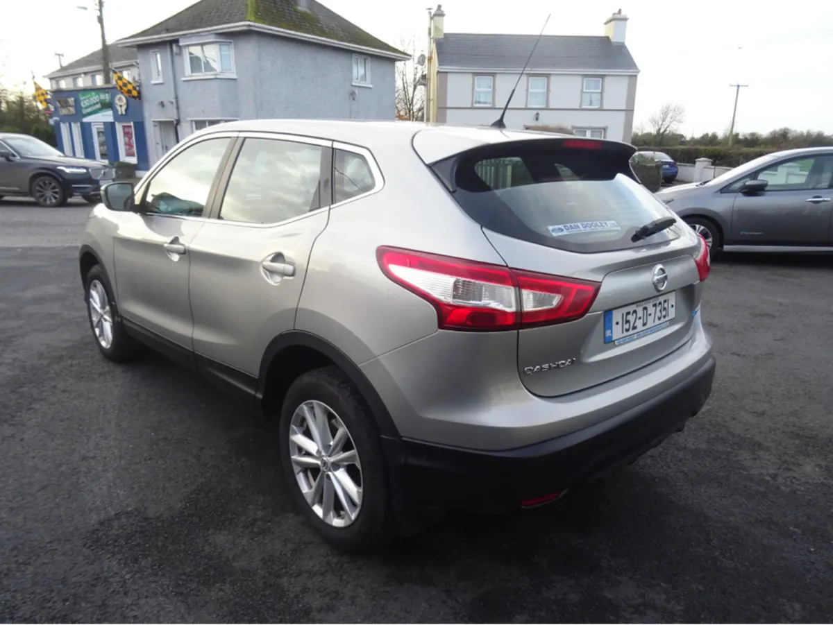 Nissan Qashqai 1.5 SV E6 4DR - Image 2