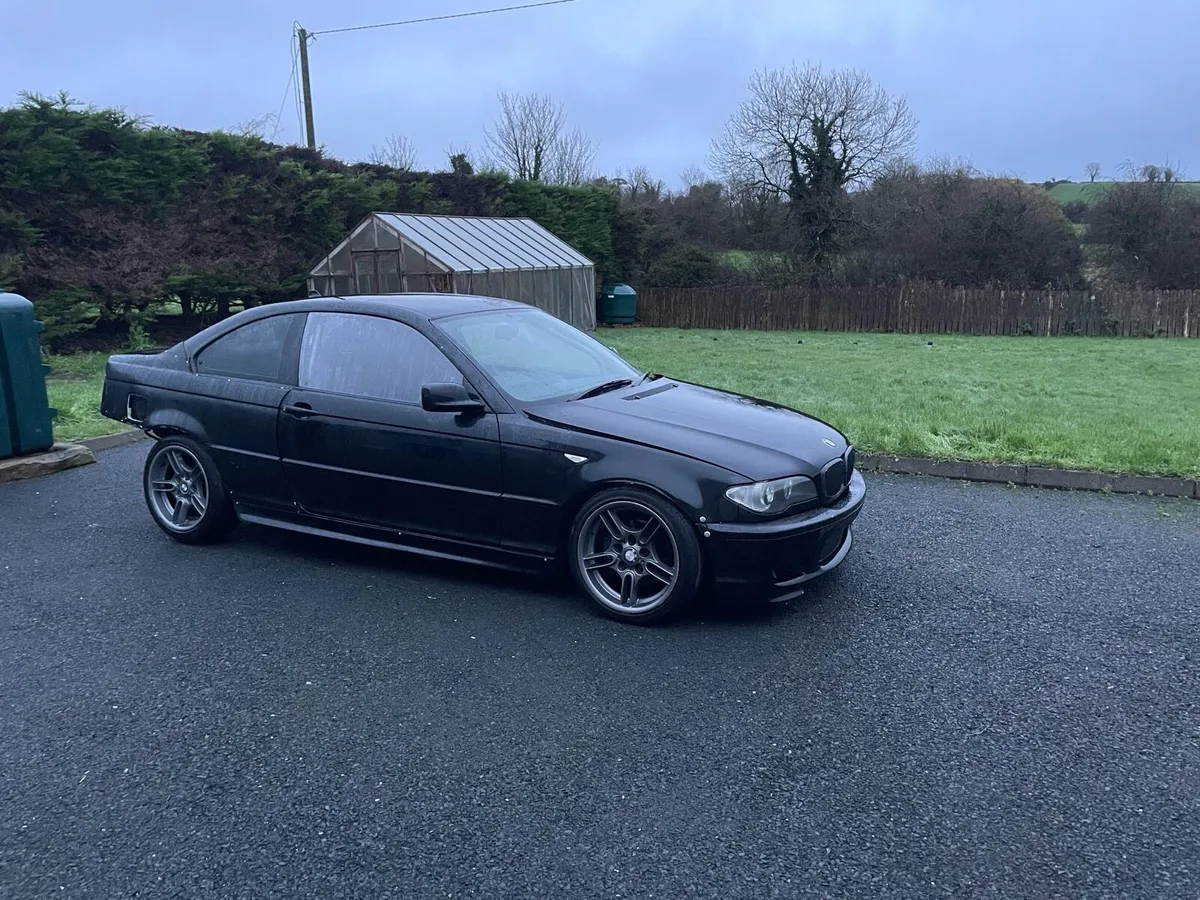 BMW e46 drift car caged - Image 2