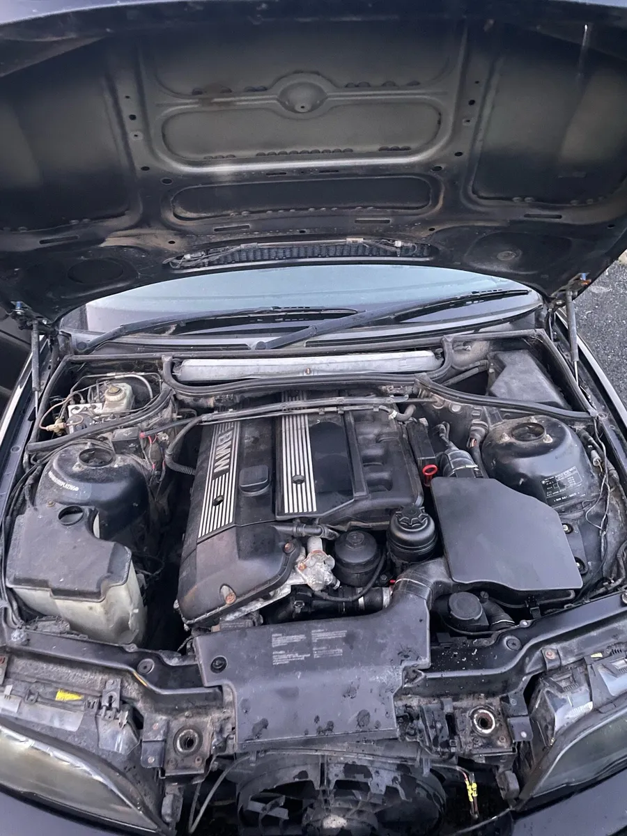 BMW e46 drift car caged - Image 4