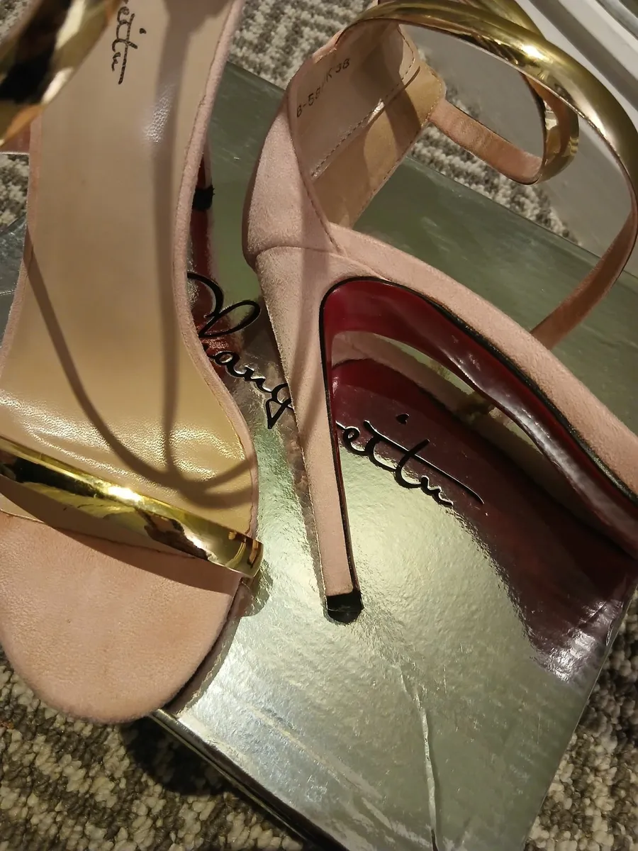 Ladies heels - Image 3