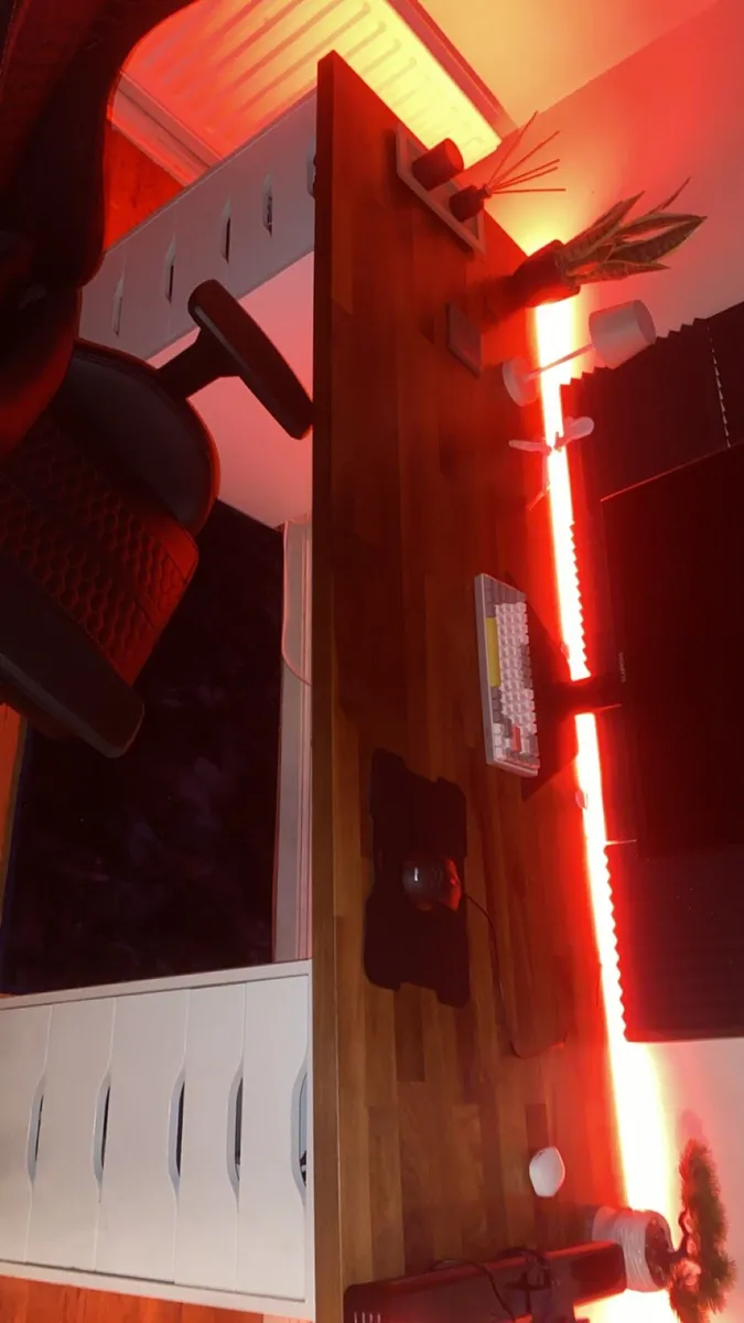 DESK/CHAIR/MONITOR - Image 1