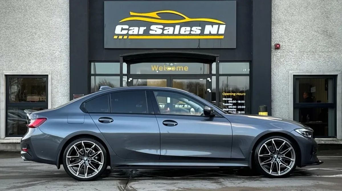 2.0 318d Sport Saloon 4dr Diesel Manual - Image 3