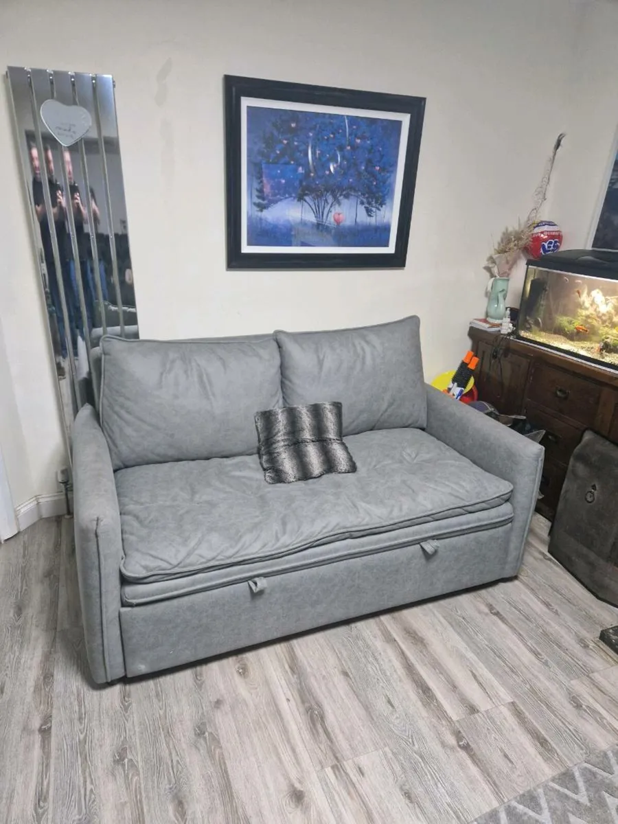 Couch/ bed - Image 1