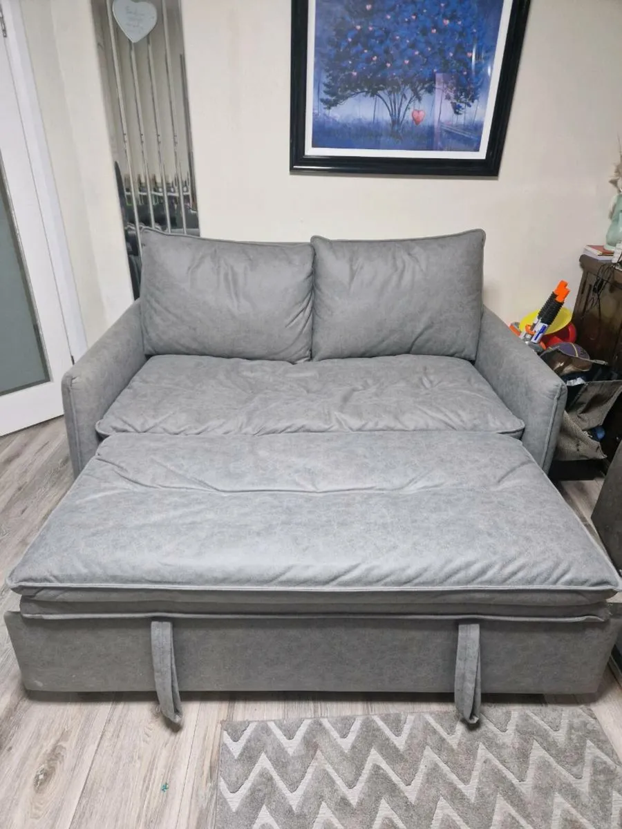 Couch/ bed - Image 4