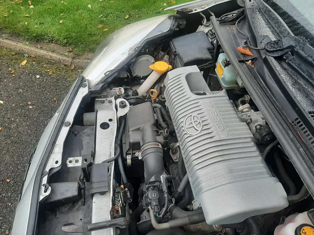 TOYOTA YARIS HYBRID AUTOMATIC 2014 - Image 4