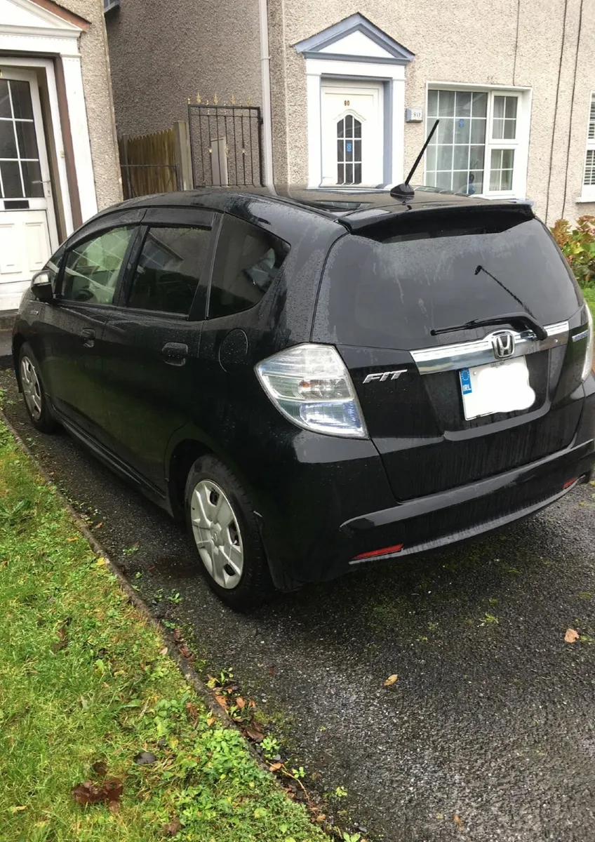 2013 Honda Fit Automatic Hybrid 1.3L - Image 3