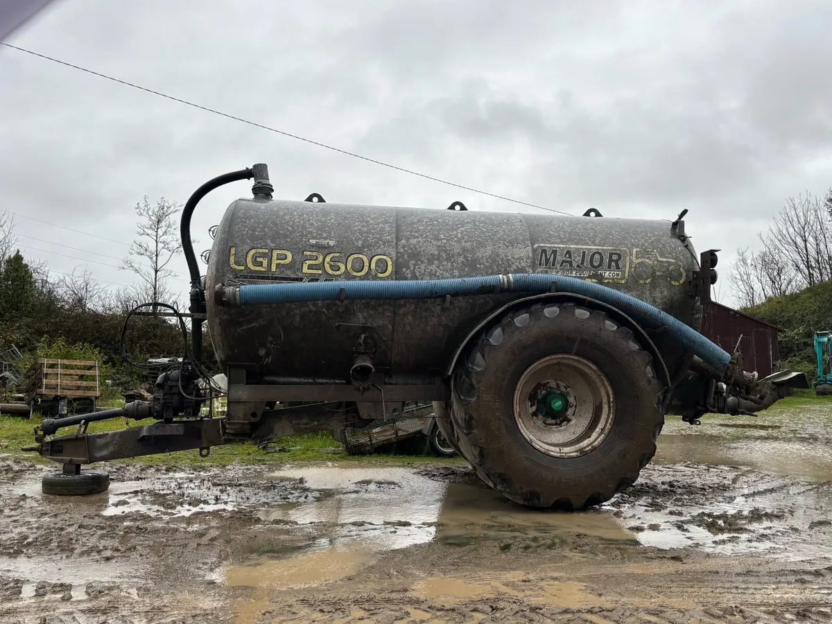2600 galvanised slurry tanker - Image 1