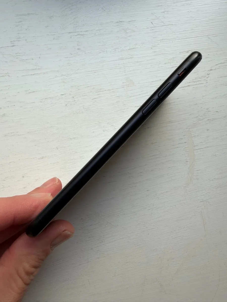 Apple, Iphone SE, 64GB, Excellent Condition - Image 3