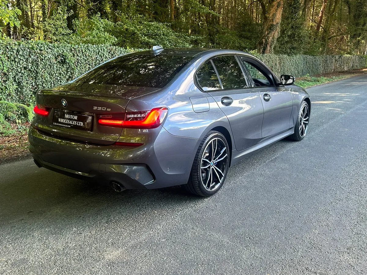 202 BMW 330E M SPORT PRO MINERAL GREY - Image 2