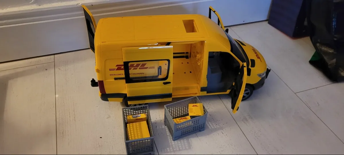 Toy DHL Bruder Mercedes Van - Image 2