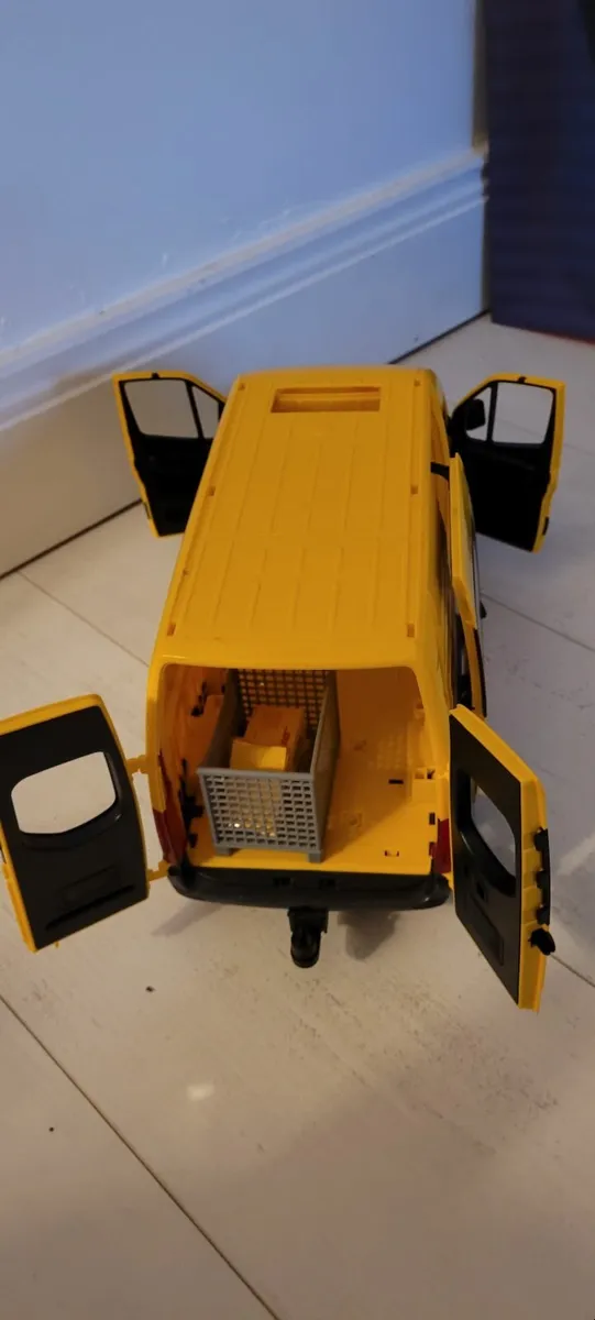 Toy DHL Bruder Mercedes Van - Image 3