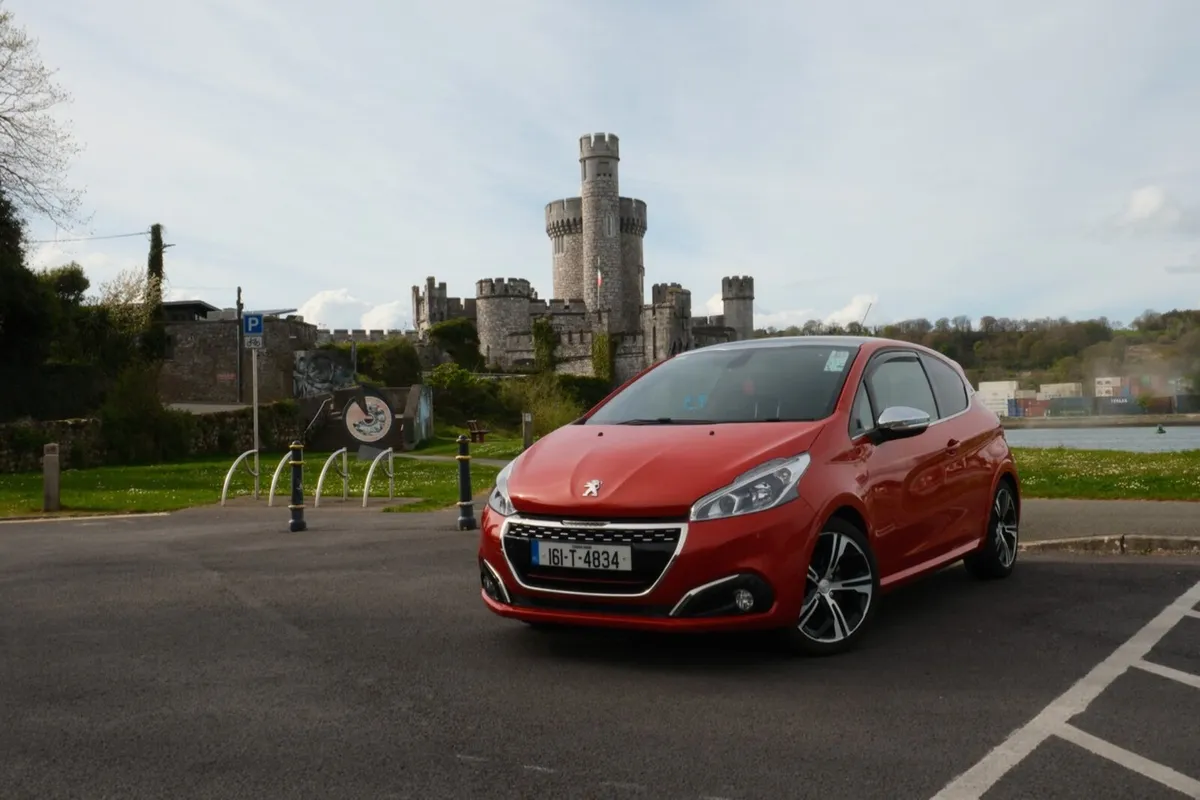 Peugeot 208 2016 - Image 1