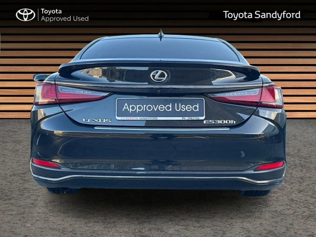 Lexus ES F-SPORT HYBRID AUTOMATIC // LEATHER HEATE - Image 4