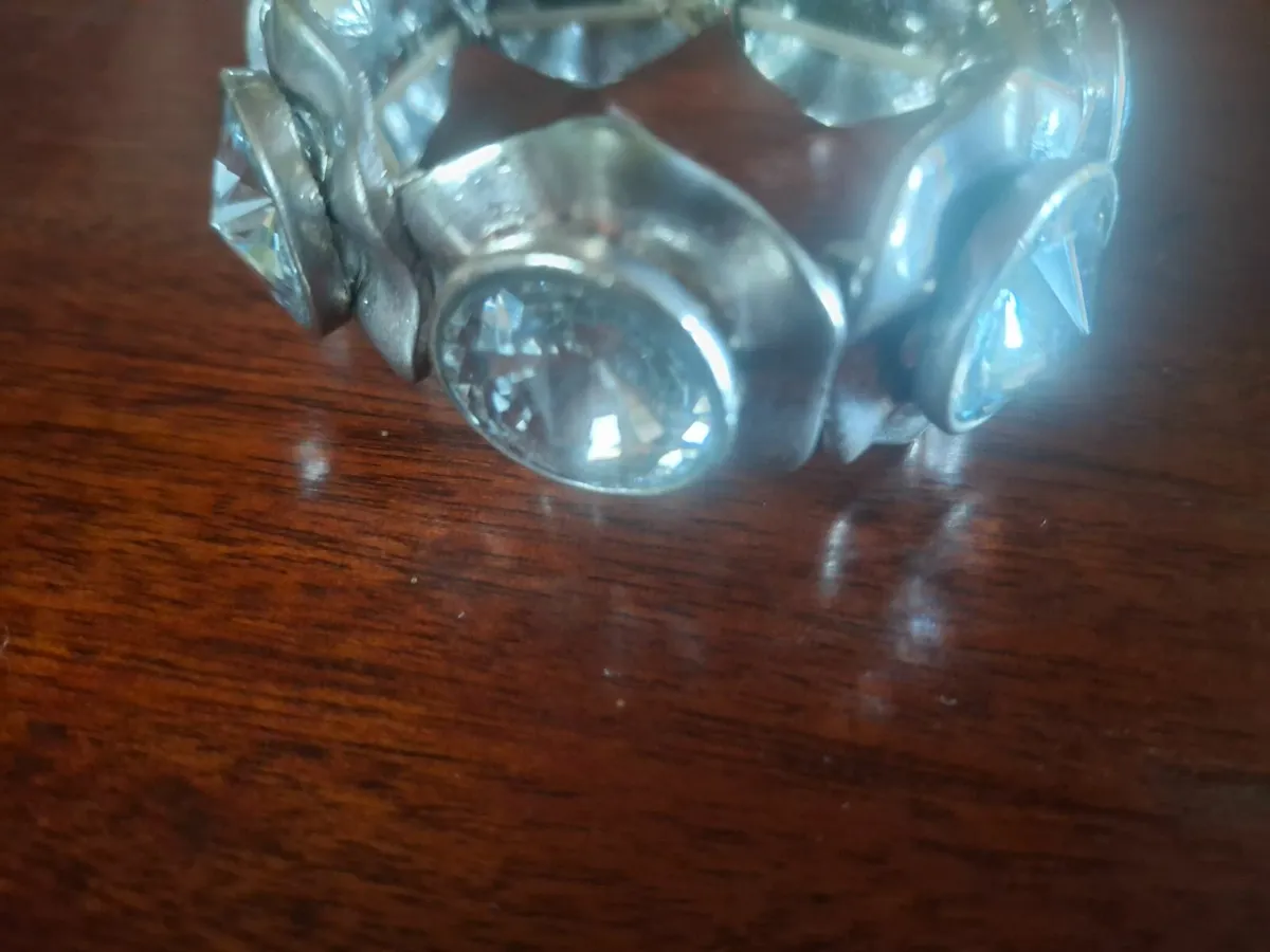 Hexagon Link crystal bracelet - Image 2