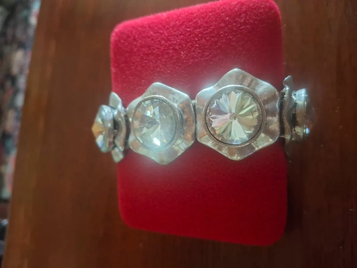 Hexagon Link crystal bracelet - Image 4