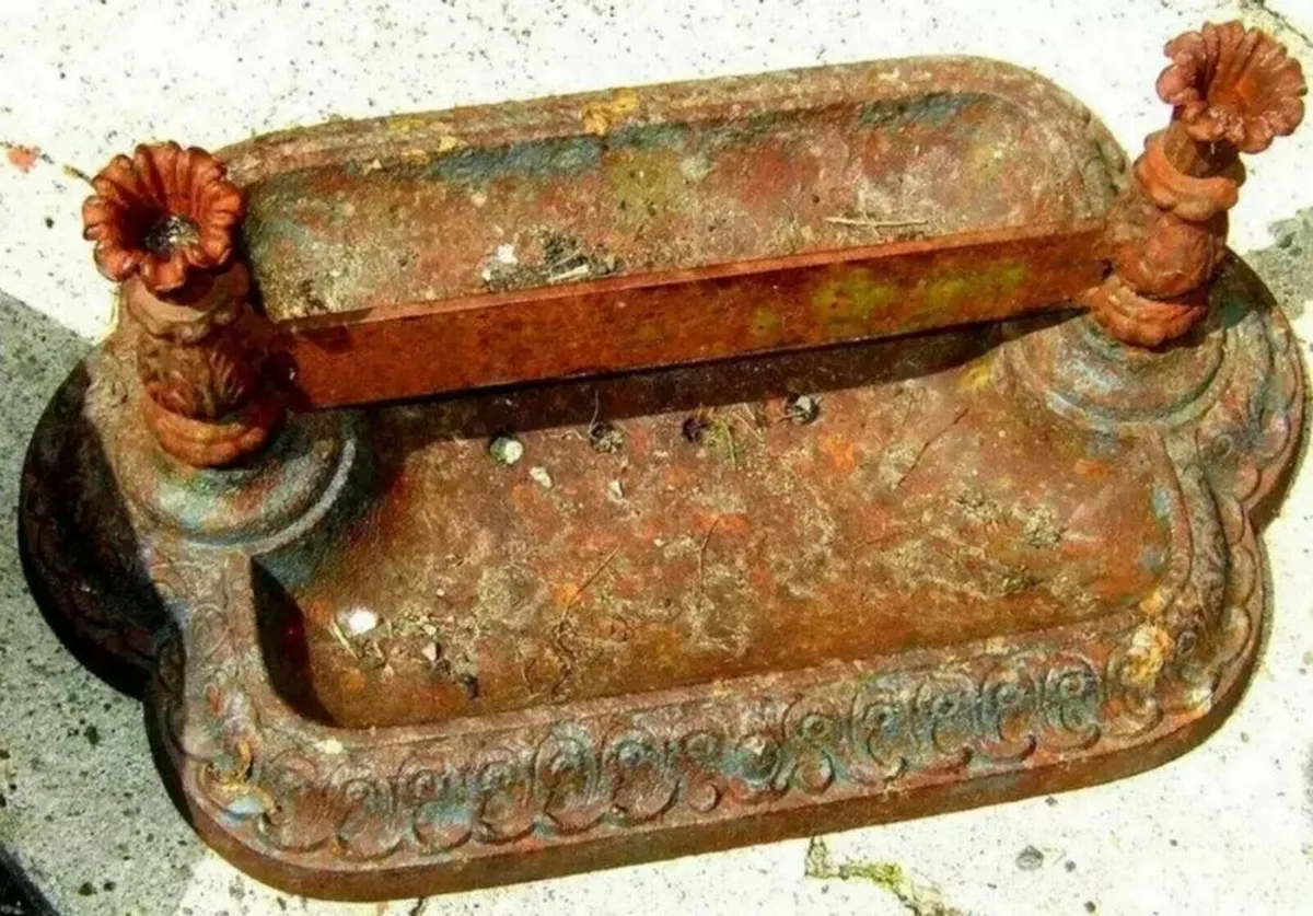 Vintage Cast Iron Boot Scraper - Image 2
